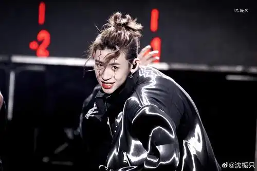 上海国潮音乐节小鬼压轴舞台七首歌连唱