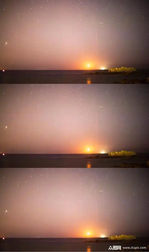 延时摄影夜晚海平面上的船的月亮星星视频素材