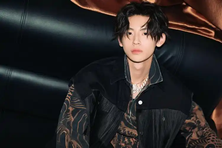 小鬼新闻200711小鬼跨界歌王造型照更新今晚tiger舞台强势来袭