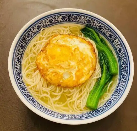 臧洪娜晒肖战生日合照,云梦三姐弟同框,杨紫意外抢镜