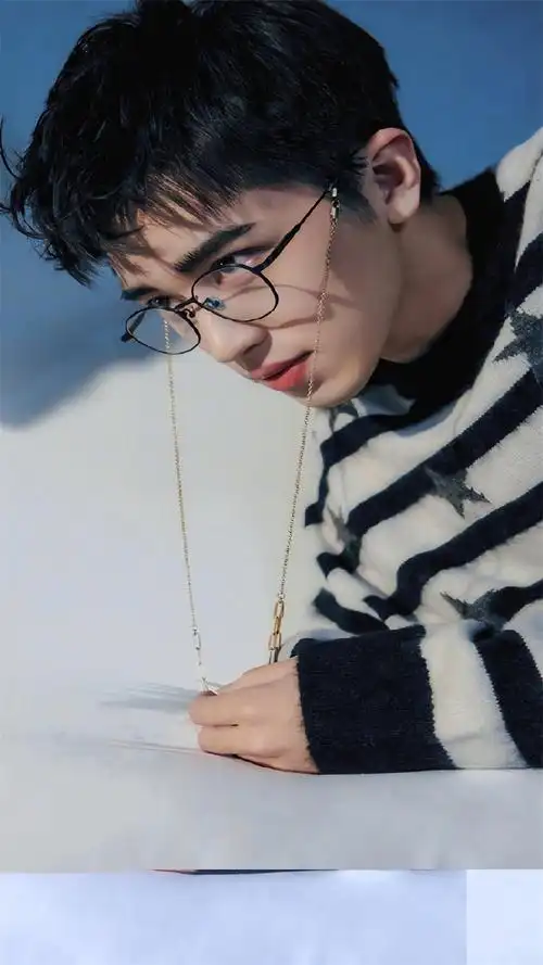 许魏洲帅哥写真高情手机壁纸