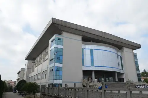 邵东三中荣获"市文明校园"称号