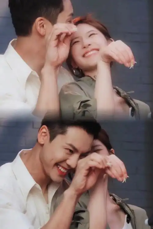 许我耀眼七夕手动撒糖##赵露思陈伟霆大手包小手##许我耀眼