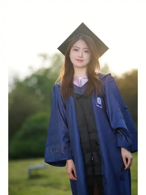 一个人的毕业照