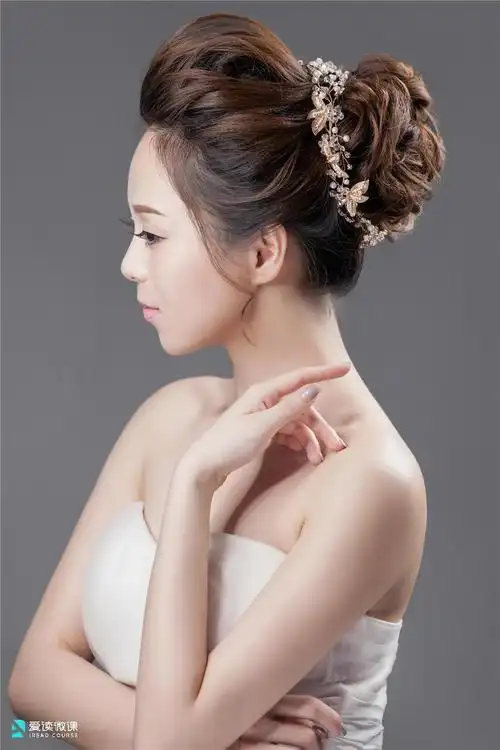 短发处理技巧——优雅气质盘发 - 知乎