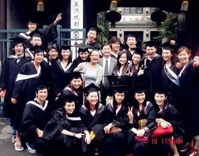 回顾白静27岁结婚29岁被丈夫刺死她告诫我们做人不能太贪心