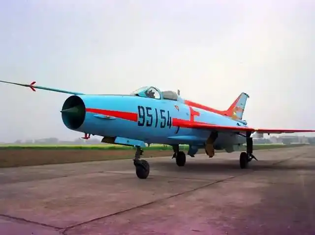 大国空军装备篇还在服役的歼7系列战斗机