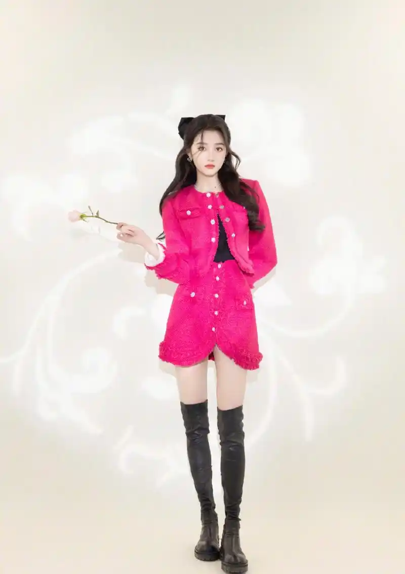 关晓彤大长腿配长靴迷人至极,这双美腿光彩夺目好吸睛呀!