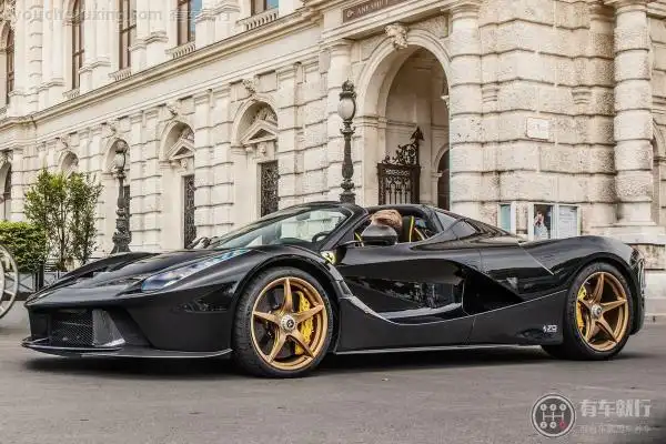 laferrari是法拉利的旗舰跑车,和迈凯轮p1,保时捷918,并称三大车神.