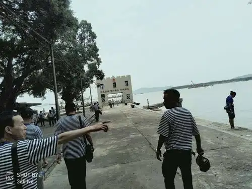 老兵欢聚虎门沙角庆祝海军70华诞