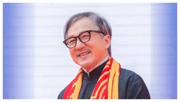 成龙70岁近照:曝光视觉新作,引发广泛关注_李连杰_巨星_时间