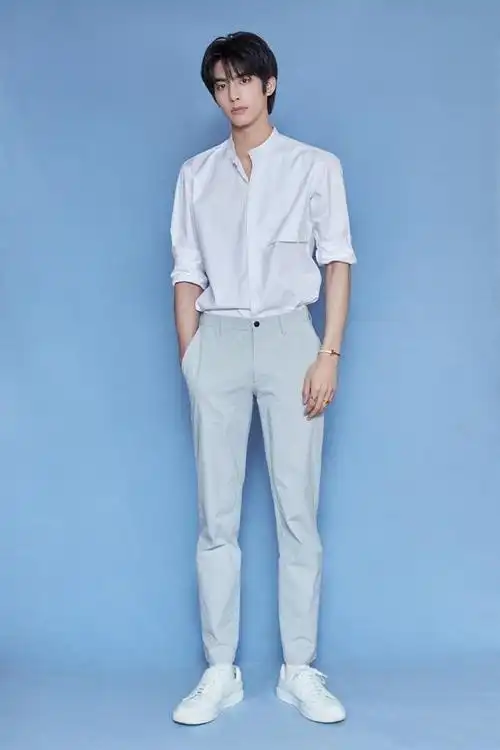 宋威龙真的是女娲姐姐的宠儿颜值高身材好衣品也是神仙级别