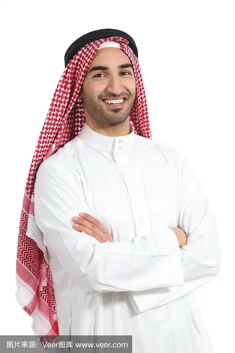 沙特阿拉伯男子双臂交叉摆姿势