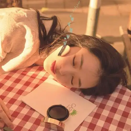 崔雪莉超话99#致美丽的崔雪莉#雅诗兰黛官方ins更新的图片(后面五张