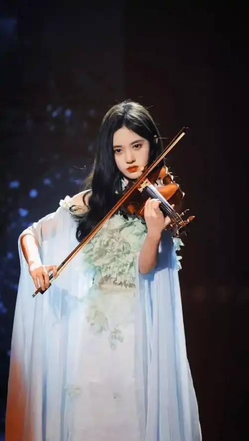 鞠婧祎 小提琴 每个人都有爱美的权利,所以我爱你