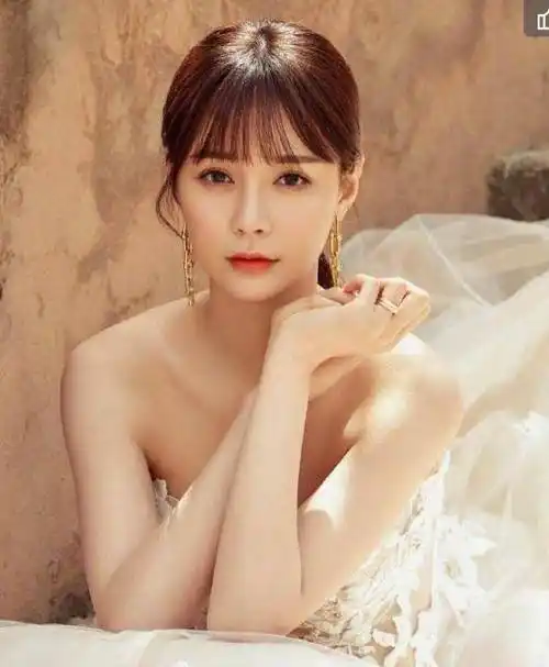 原创杜海涛沈梦辰婚纱照曝光牵手搂腰秀恩爱网友纷纷送上祝福