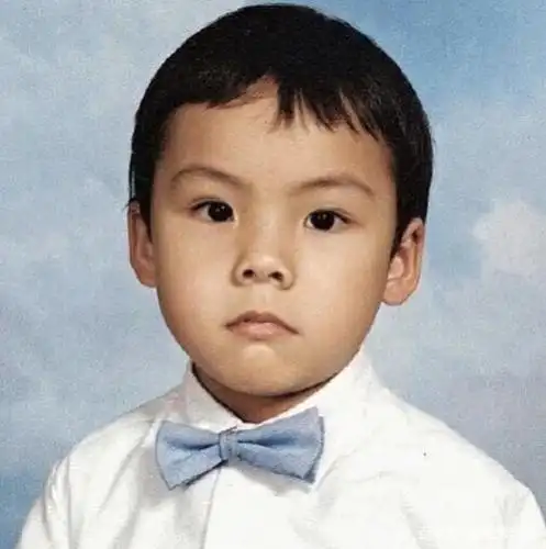 18个香港男明星童年照!刘德华模范先生,周星驰认不出!