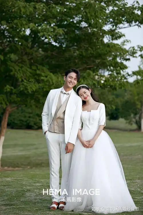 外景森系婚纱照草坪婚纱照太适合夏天啦