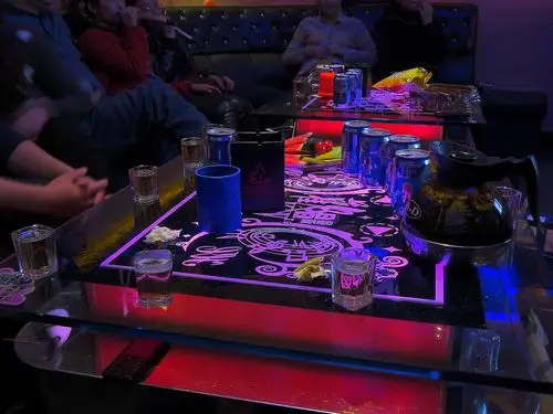 人机一体之首度醉拍ktv