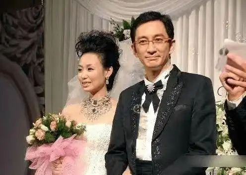 吴启华前妻滞留三亚,大骂酒店服务差,一晚房费最低约在4千元左右!