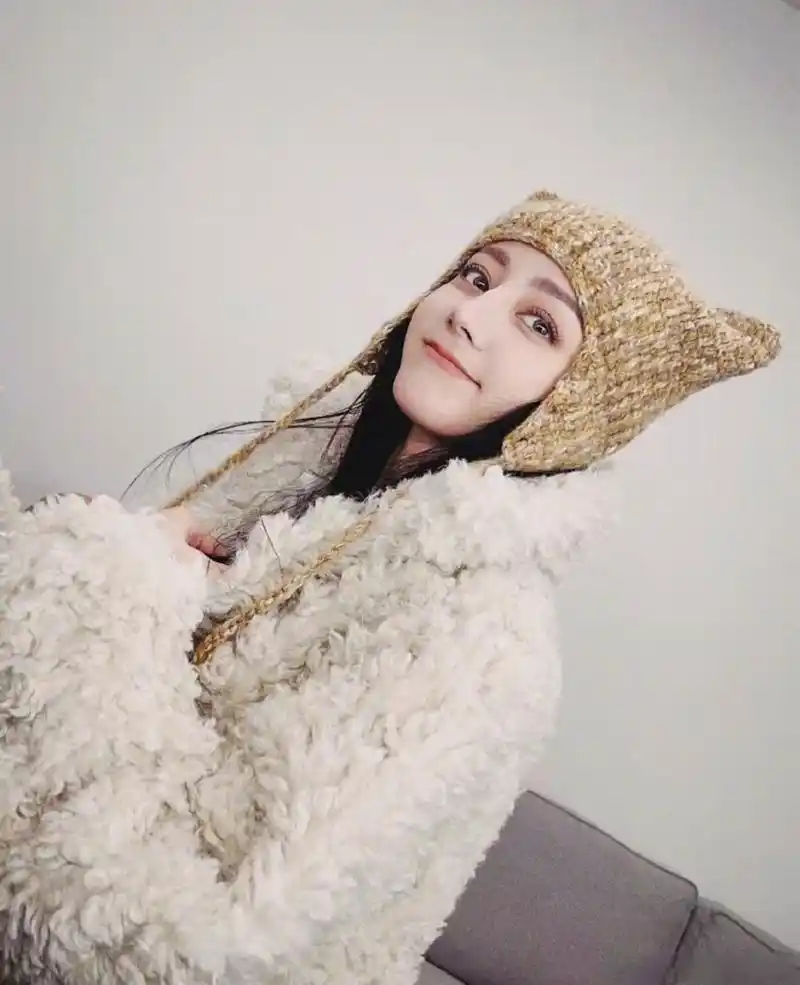 迪丽热巴其实是迪丽冷巴,每次被扒出来同款销量都是1,只有她自己买