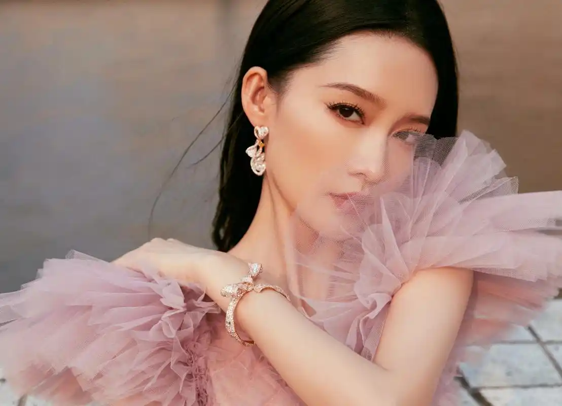 李沁清冷紫雾妆,轻纱曼妙梦幻唯美 #李沁