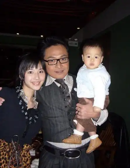 马景涛真奇葩,发文怒休娇妻,今58岁单身和两个儿子相依为命|吴佳尼