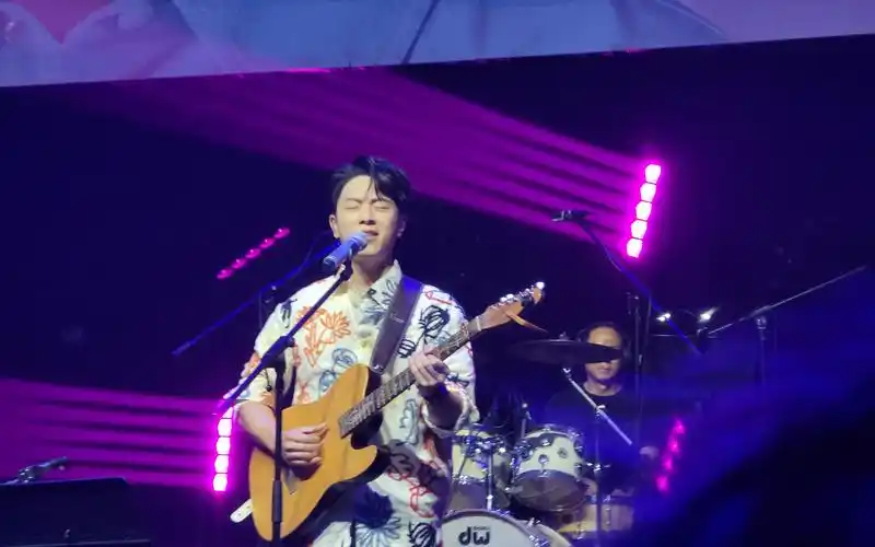 韦礼安"一直都在"上海音乐会-《狼》