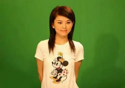 前《快乐大本营》主持人李湘点赞内涵谢娜微博,又是手滑惹的祸?