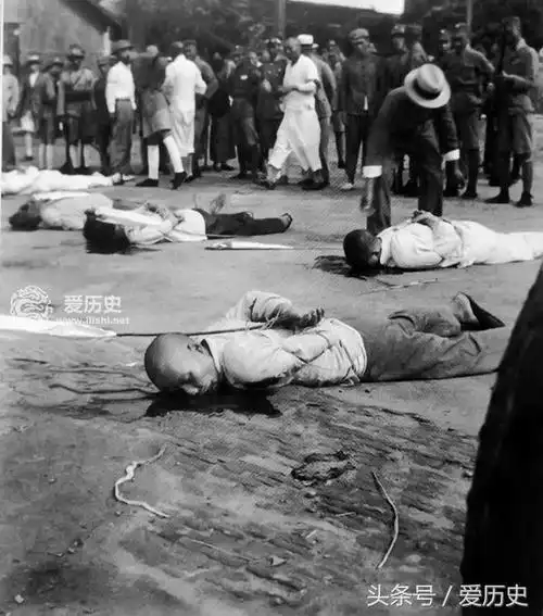 抗战时枪毙汉奸全过程面对中国锄奸英国人又跳出来装圣母