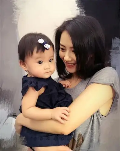 修杰楷将提前退伍贾静雯怀三胎好闺蜜高圆圆呢