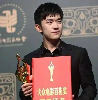 周冬雨与易烊千玺让多少人嫉妒眼红?_中国_电影_影片