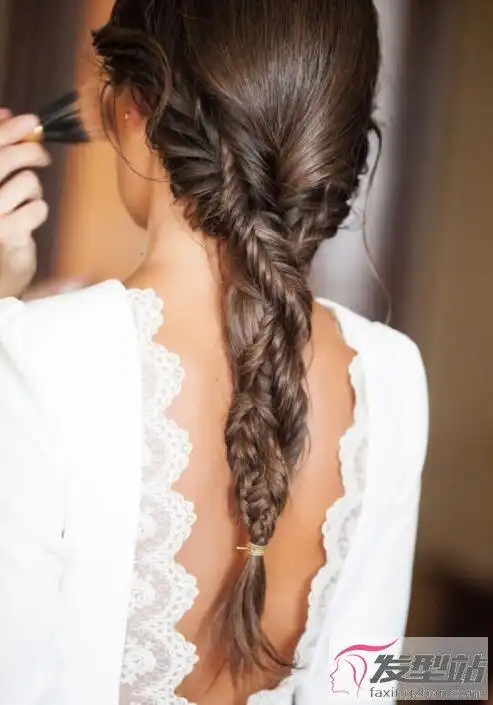 法式慵懒麻花辫发型时尚又浪漫你不pick一款吗