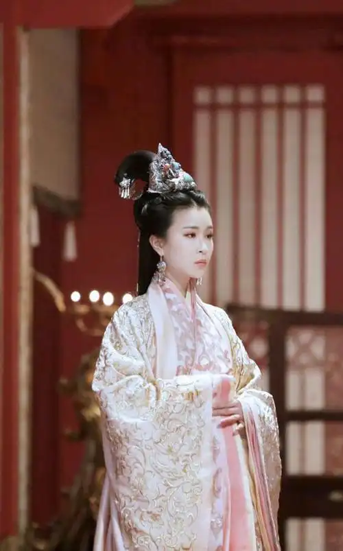 思美人李恩西 饰 嬴盈