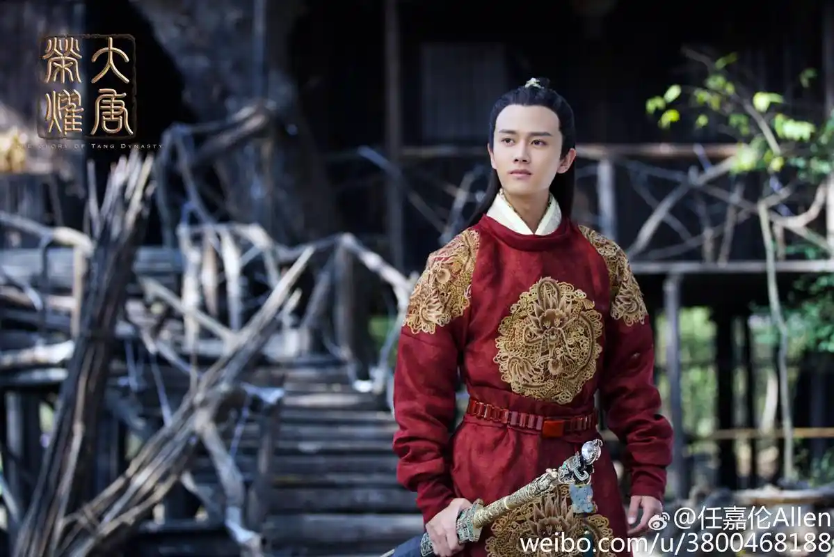 任嘉伦踏实低调,古装巨帅