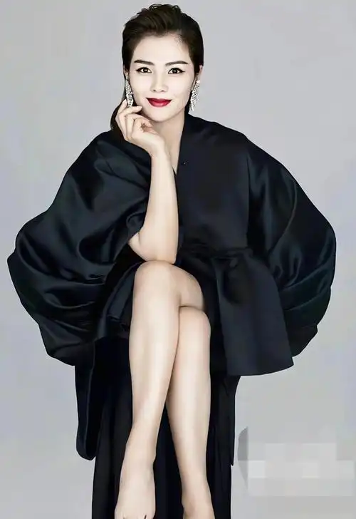 端庄秀雅时尚婉约身姿曼妙的刘涛魅力无限的写真照