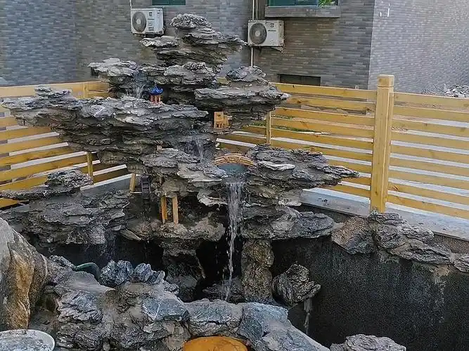 庭院假山鱼池