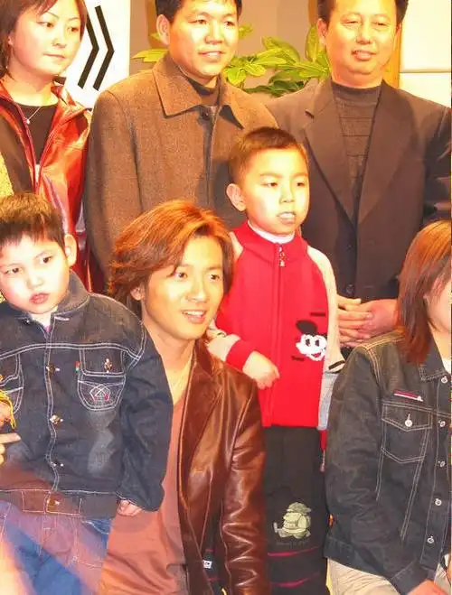 图文苏有朋携最爱亮相京城9与孩子合影