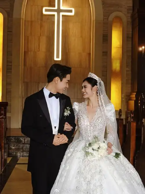 周杰伦昆凌同款仪式感教堂婚纱照7615