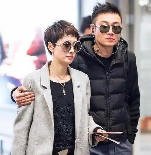 张亮仓促宣布与寇静两年前已离婚,宣布时间敏感引网友猜想