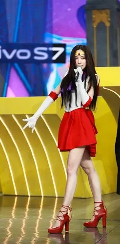 王霏霏跨年热舞,和许魏洲跳舞差点亲上,虎纹外套高马尾狂野个性