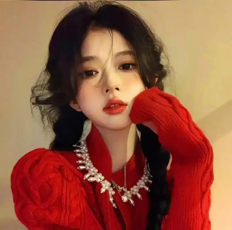 红色系新年女生微信头像.一直坚定的事,被自己放弃了,才明白没 - 抖音