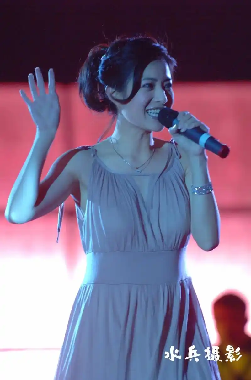 水兵摄影:中国台湾华语流行女歌手/徐怀钰.【徐怀钰简介选自网 - 抖音