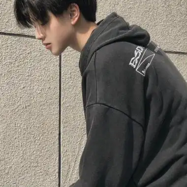 又帅又飒的男生头像高清帅气超级酷的男生头像图片