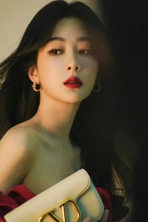 杨紫星光大赏官宣##杨紫跟谁走星光大赏红毯