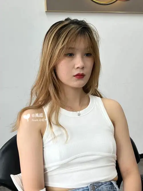 好显白的红棕色