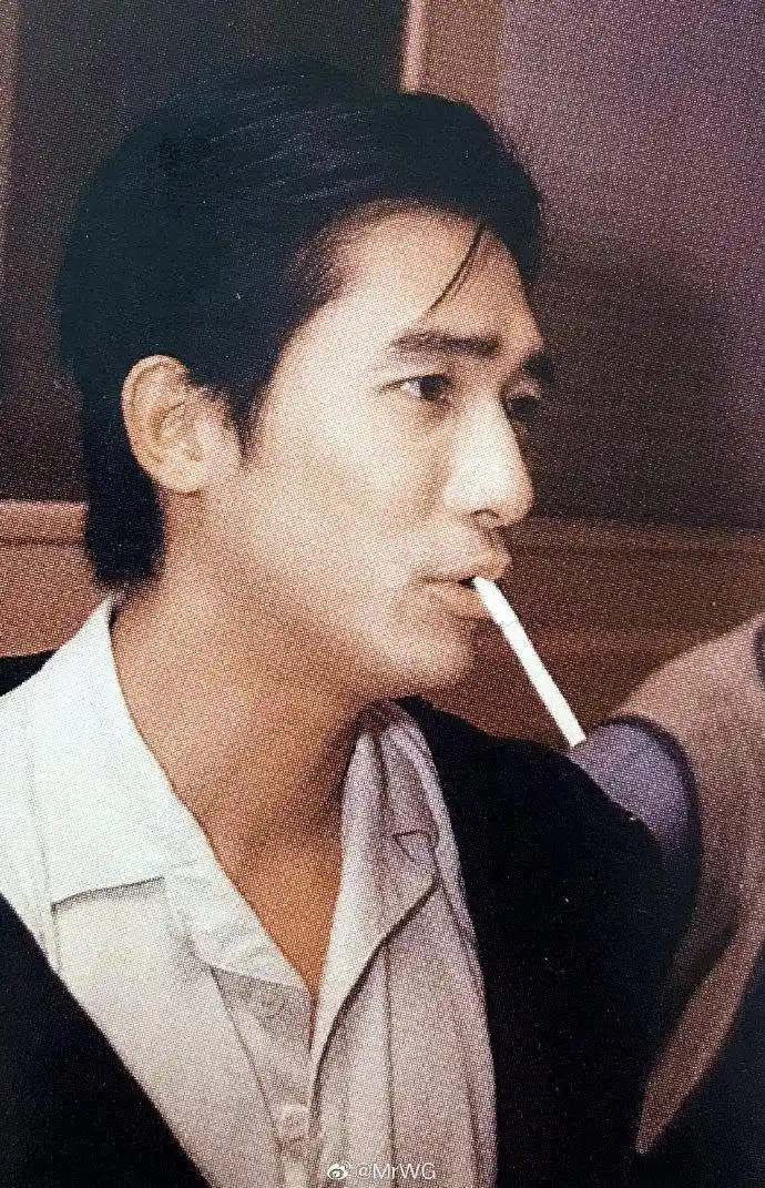 1992年【亚飞与亚基】香港宣传,开启谐星模式的梁朝伟萌你一脸.