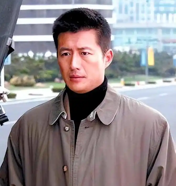 1993年高曙光刚毕业参演了自己人生中的第一部电视剧,还是个初出茅庐