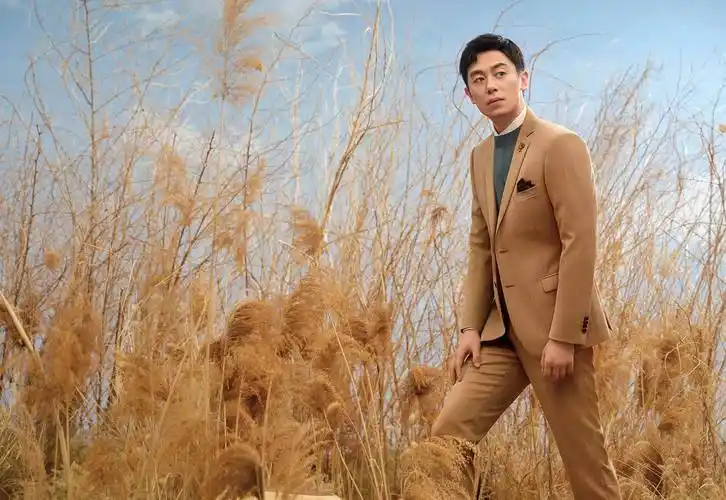 气质在线,get朱亚文的穿搭之道?