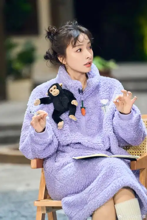 【《#大侦探有风的地方#》高清剧照】之昕新@吴昕:  文静可爱的猩猩